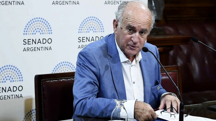 "El envío de armamento a Bolivia nos hace acordar a cuando las dictaduras se ayudaban entre sí", Oscar Parrilli