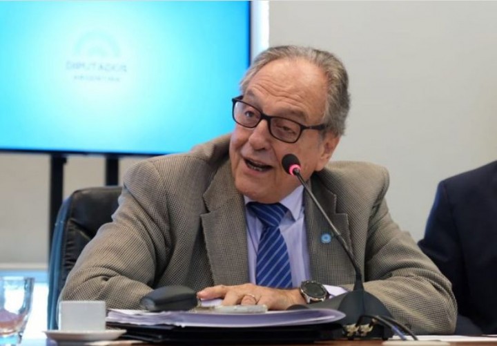 Carlos Heller: "El acuerdo con el FMI no dice en ningún lado que hay que gastar menos"