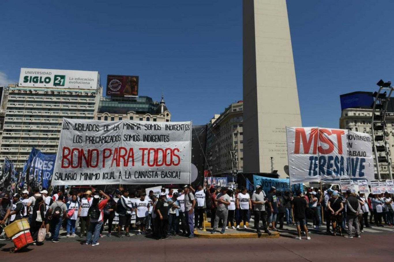 Unidad Piquetera se moviliza por un bono "sin exclusiones y para todos"