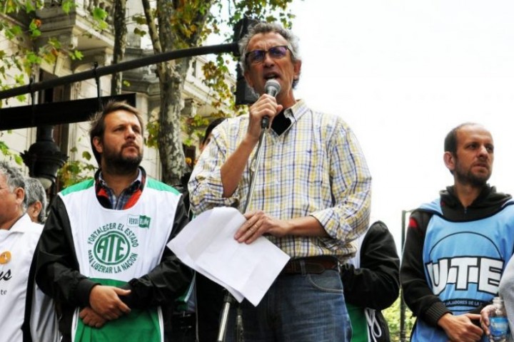 "Desde que asumió Macri, la Ciudad perdió un punto de presupuesto en educación por año de gobierno. Larreta no construye escuelas para que los chicos vayan". Guillermo Parodi