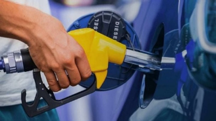 ¿Por qué aumenta el combustible?