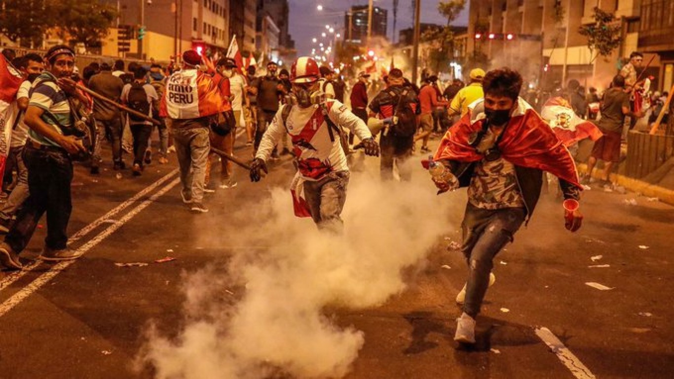 Carlos Paredes: “La situación en Perú sigue crítica. Ayer la defensoría del pueblo anunció que había 7 fallecidos"